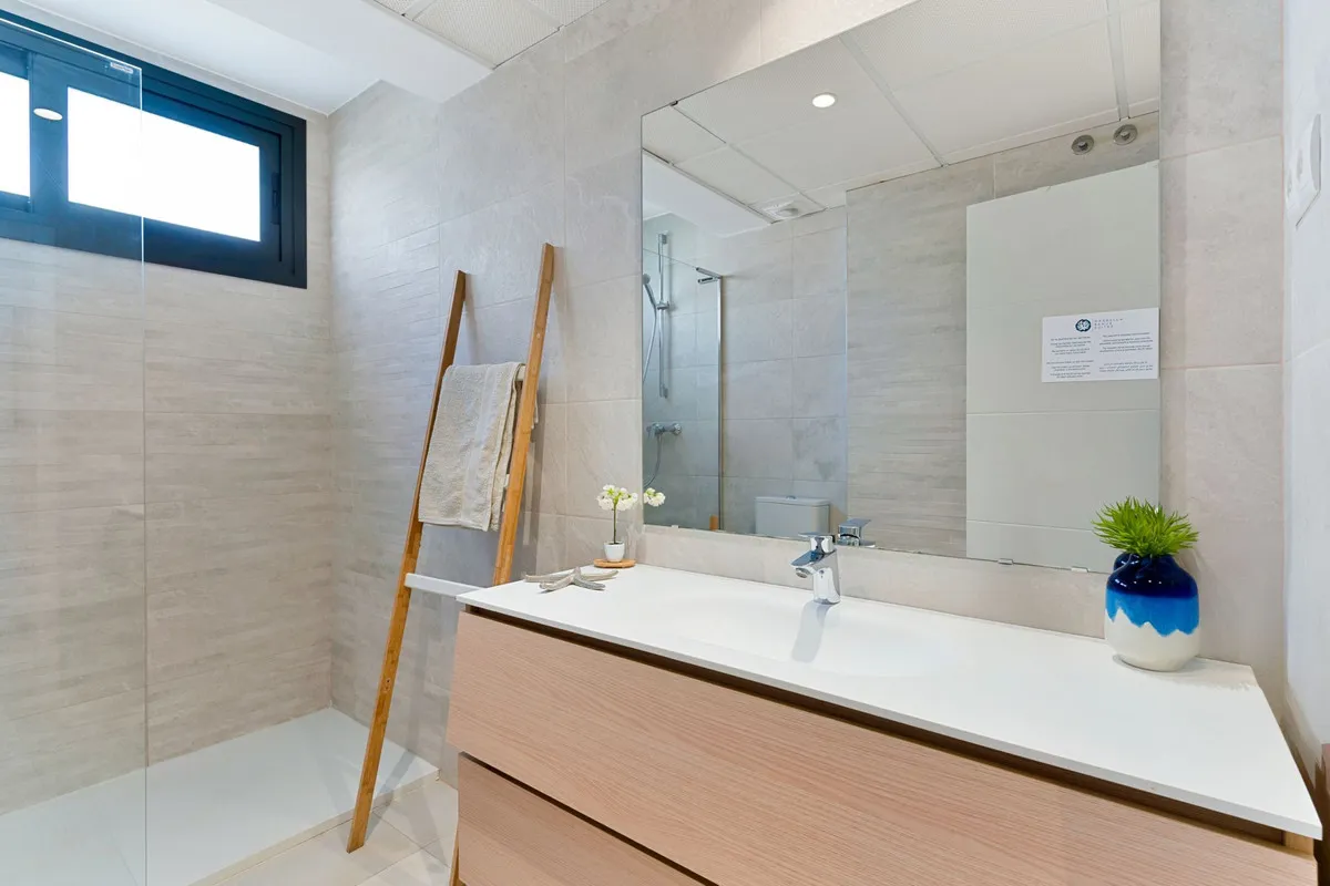 e3ae5786-8f42-4261-b88b-2af28e60127f