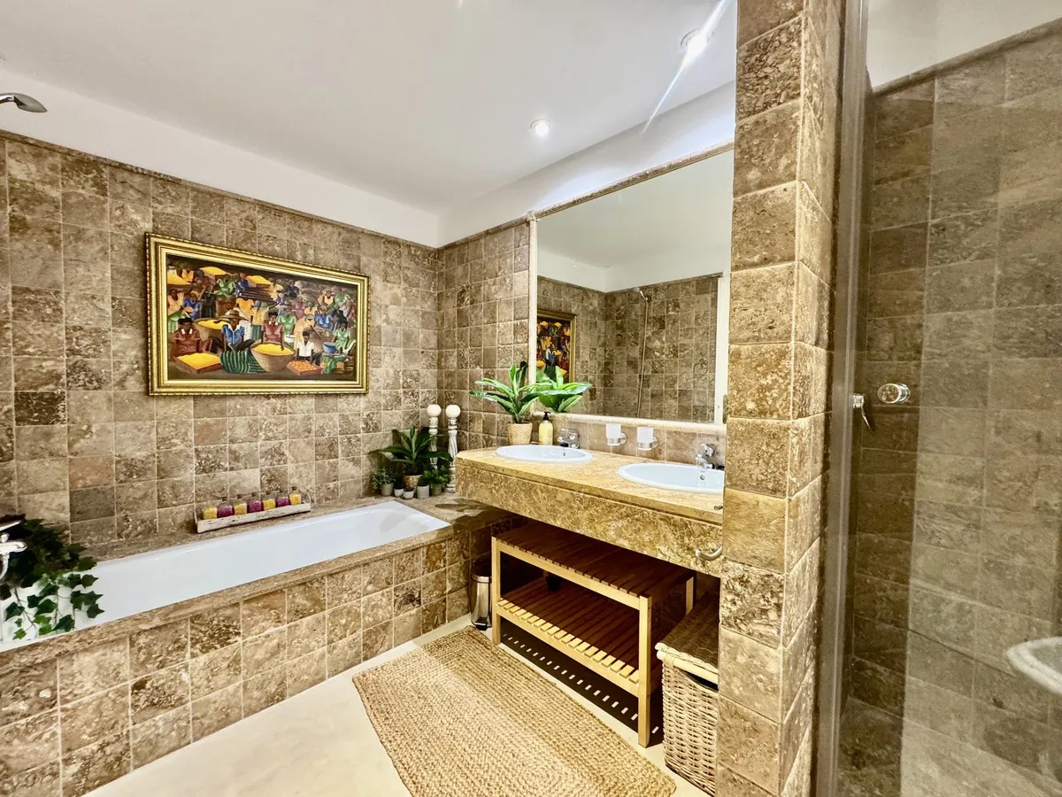 5b3a6f64-05eb-4788-8766-06bb341c4856