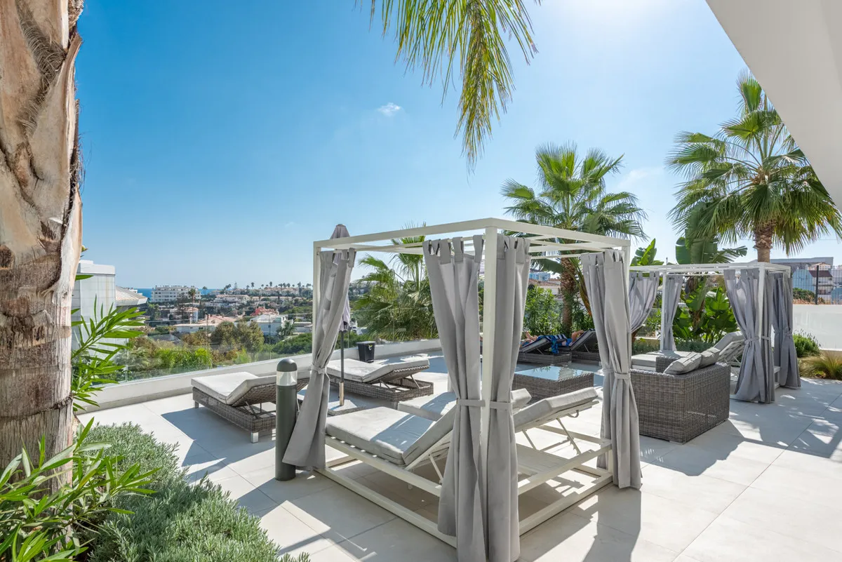 6d1fe84d-c5c5-4cd9-98de-6c813cba3f55