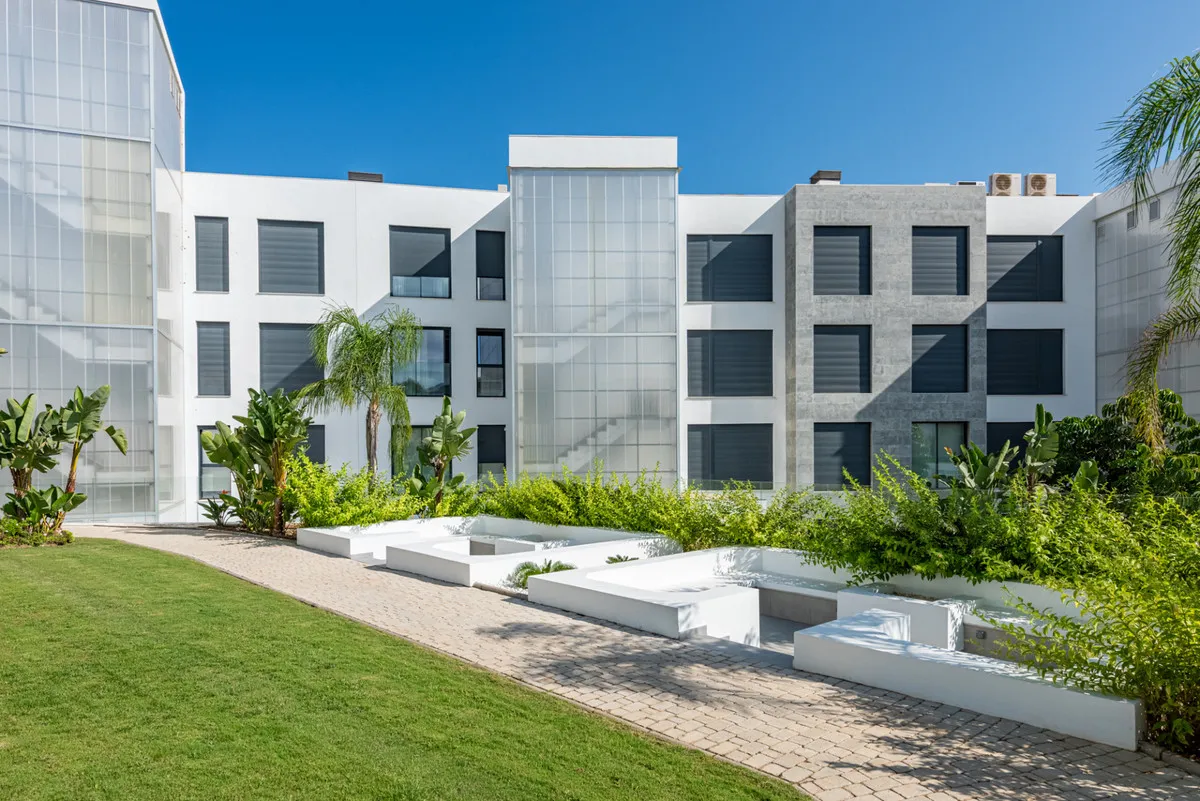 8d757dcb-5472-4fec-9a3a-796d943d3d3d