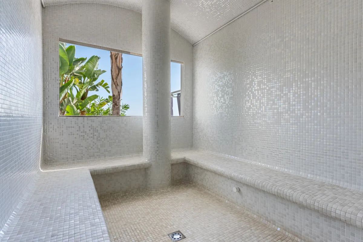 8e638656-ee95-4760-8600-693b4b100168