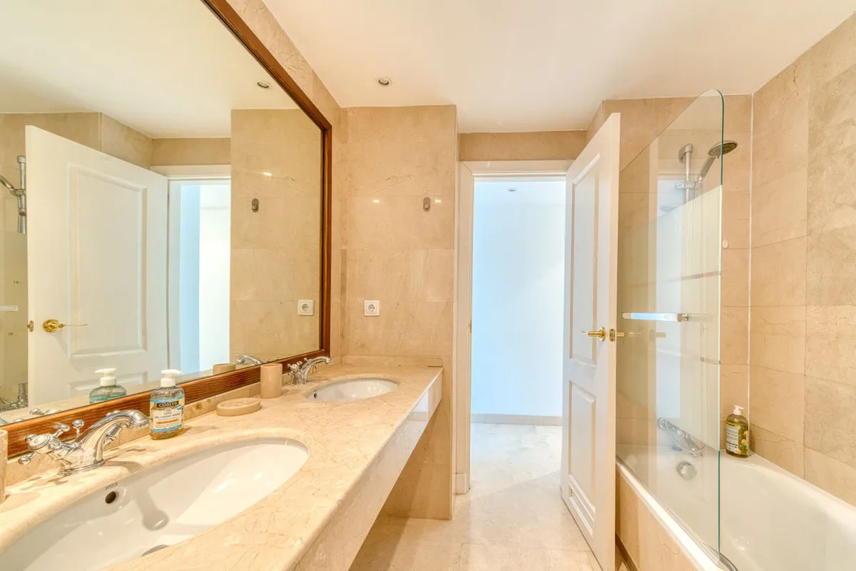 1b949e26-4cca-4d9d-85b7-f82dcd626b5c