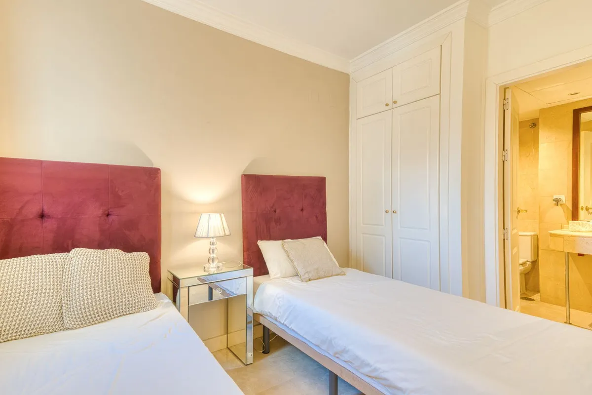 23494dfb-d5f5-40a7-9e7b-1972e6ece4fa