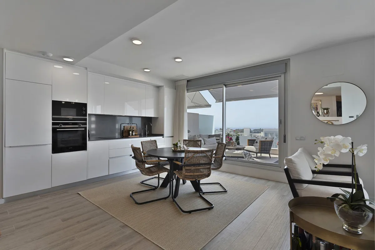 0b3c7d44-bd95-4b24-bc90-4f68770f446a