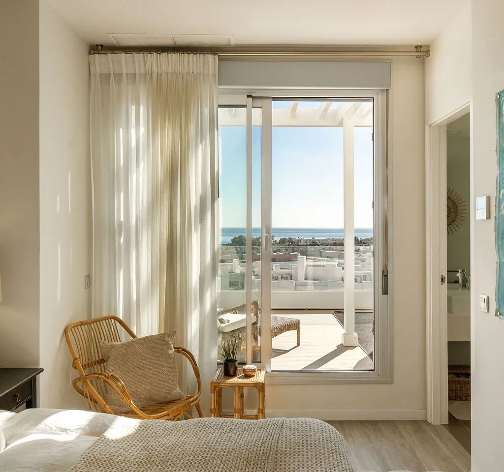 e38555fa-91c8-42d6-aeb1-92c8a0bf733e