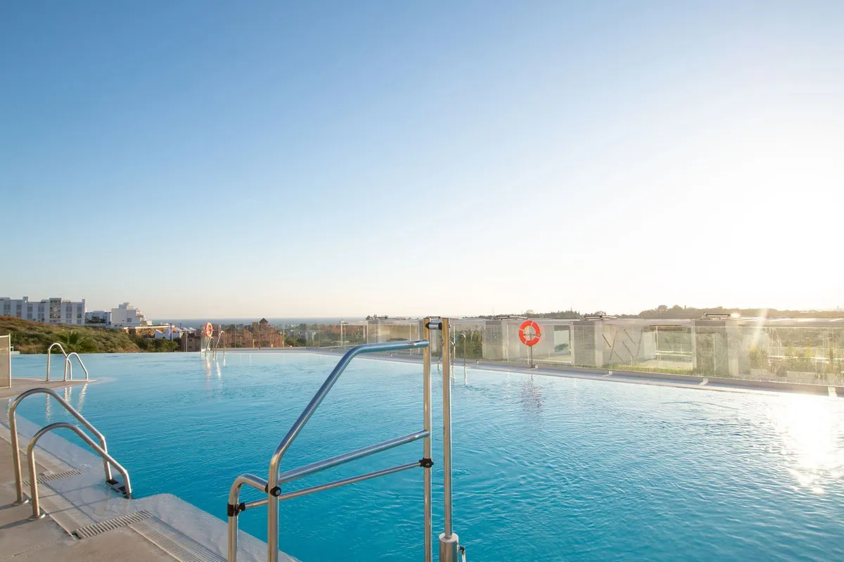 82e33552-83ea-44e8-a075-7735afb105e2