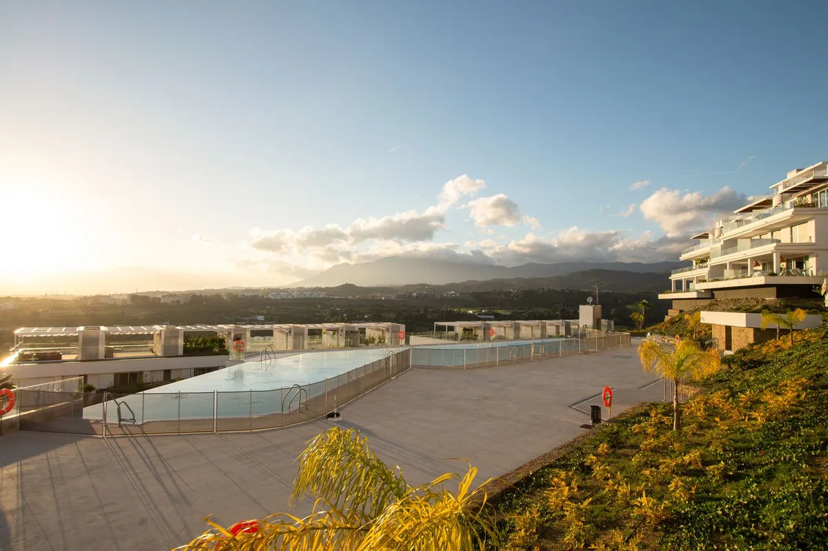 8c47e446-6d31-40a2-a664-692eb0753e8b