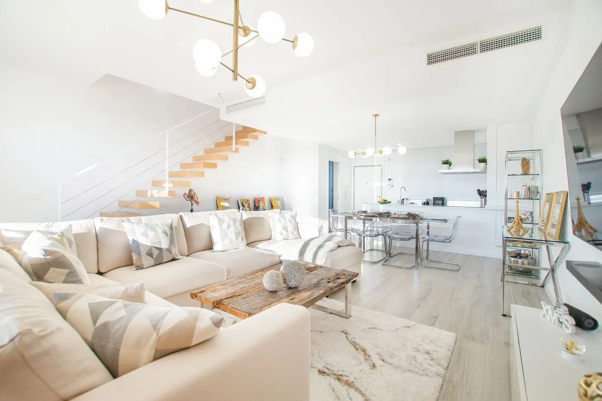 93e4f2f6-1ed1-4aef-93e0-f85b20366300