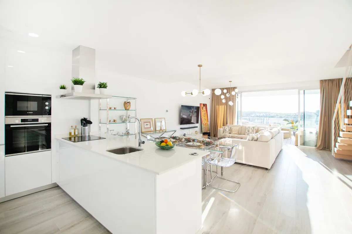 dd66606c-fb30-42bb-bf73-0fc3a38d7a82