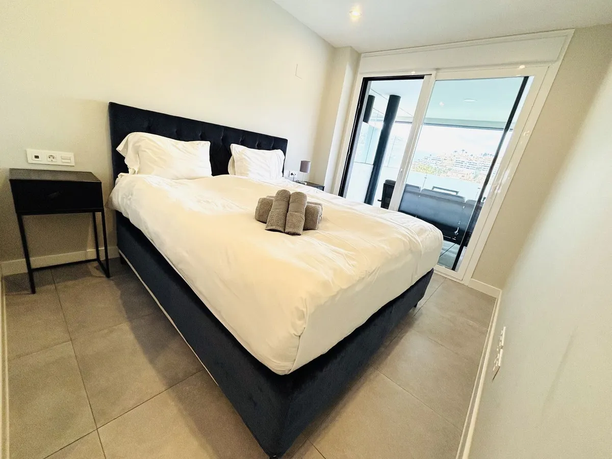 1952c331-6e0a-4be6-b7a7-cf9c7d49c67a