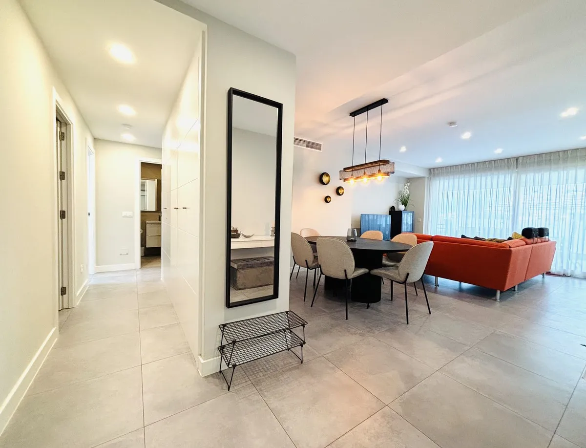 5f0c5684-0182-44df-9fb4-9a4a9d23b82a