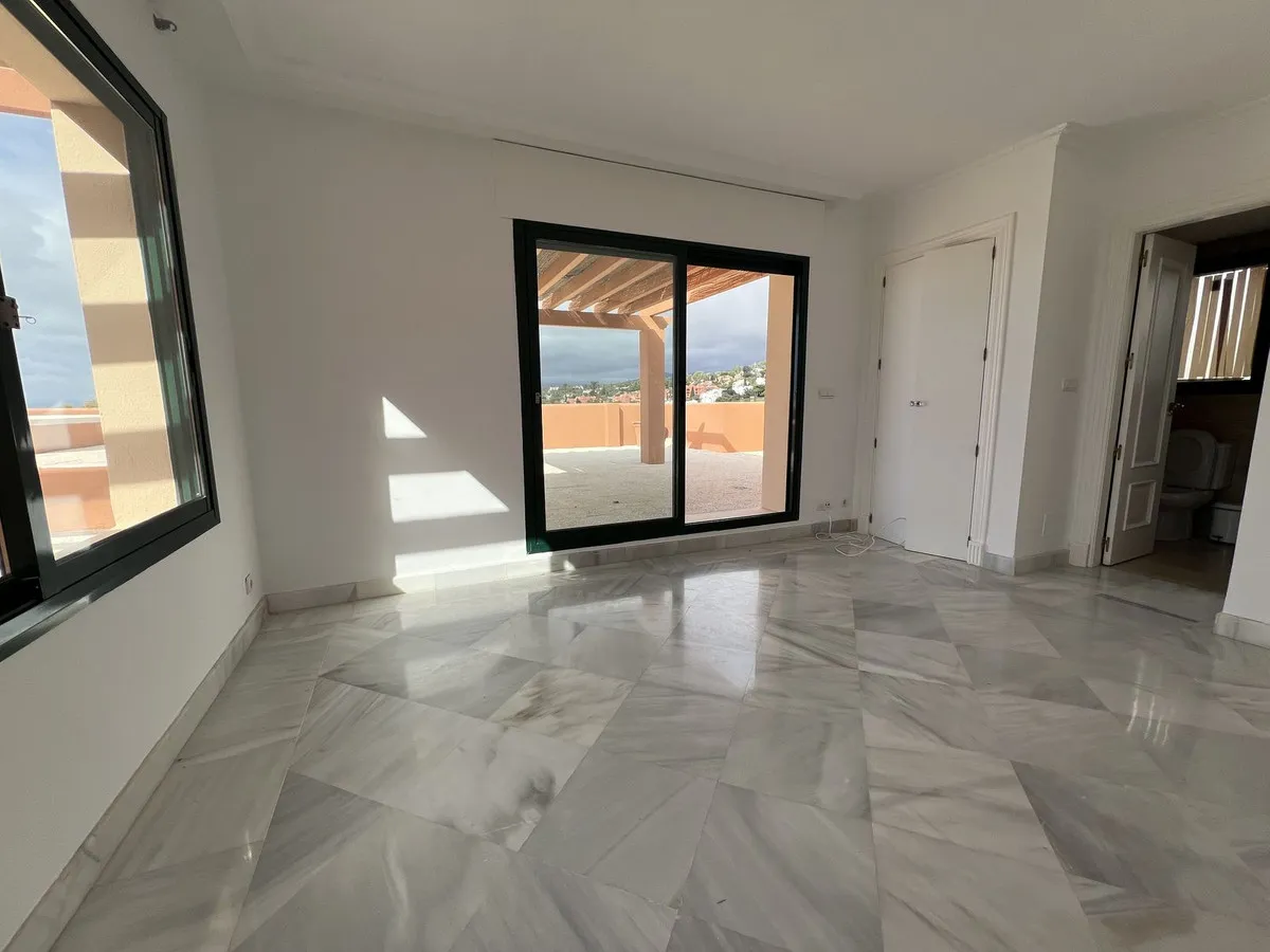 c1b381bd-e65b-4246-942a-74efb3d3c542