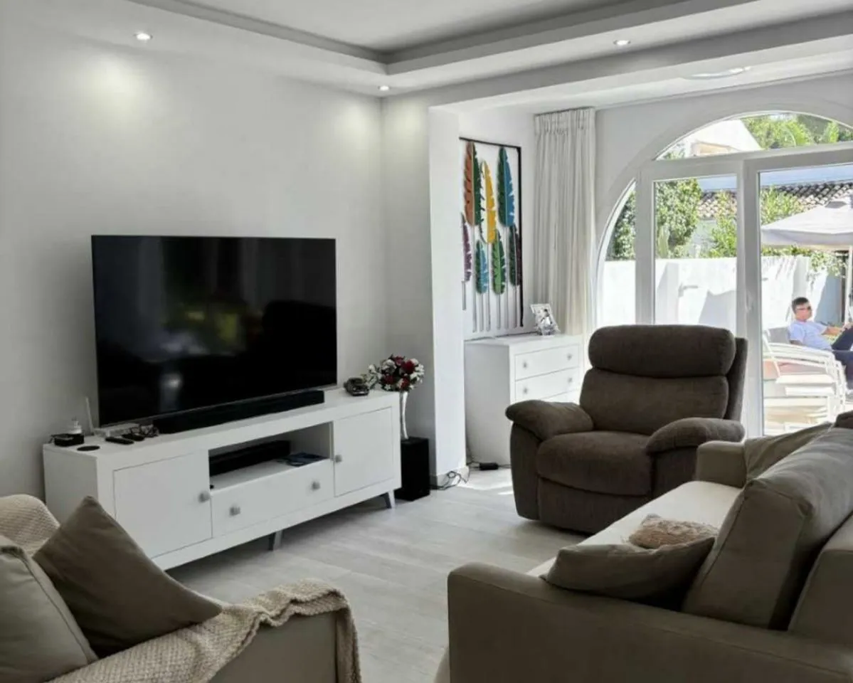 744e14b7-8dff-411c-ba9a-11ad8c4a62b2