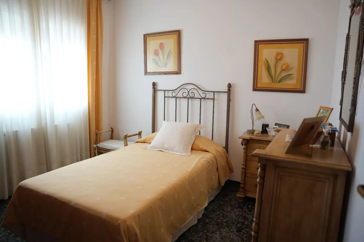 6ff6909e-dddf-4e1a-9672-1bd5f6c3ae0c