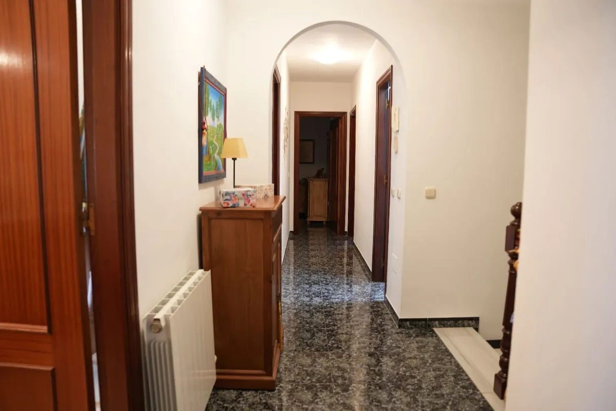 a8aba2dc-8445-40af-9a44-966a7f2e4e40