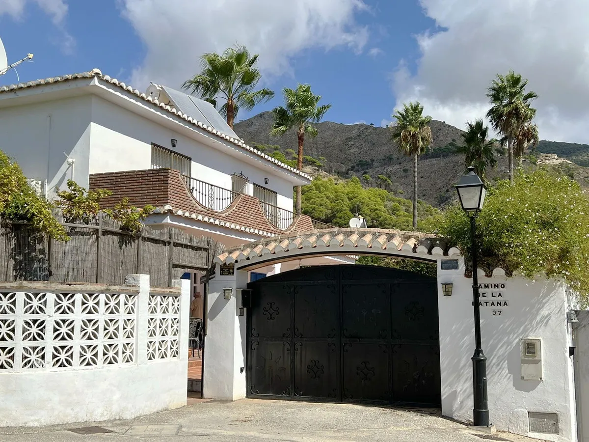 26b07f90-4b03-452e-813d-68815fd0e2b5