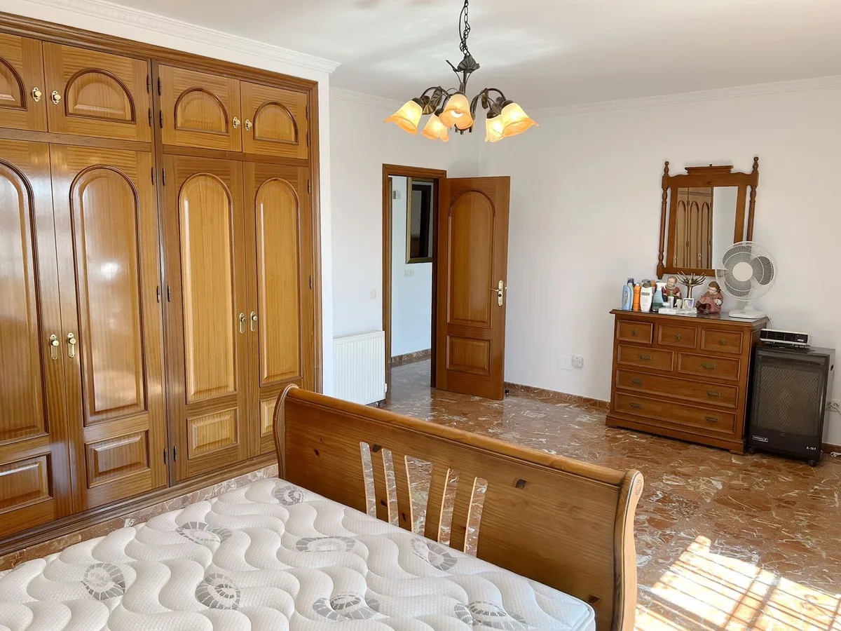 8ff1f9cb-3615-47f0-a91a-9d7b6b793a48