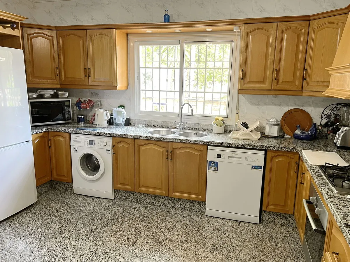 dab8ec03-e17a-4699-86a0-6c993265a6c9