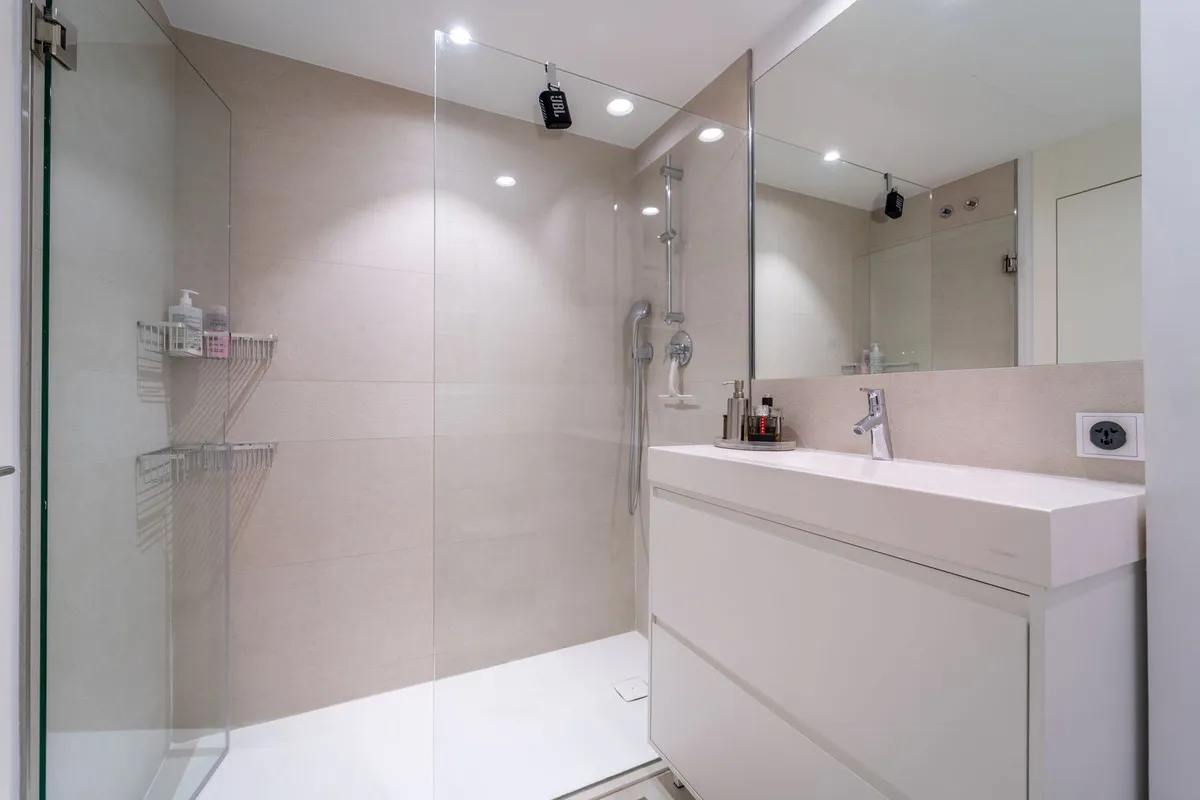 105bf3df-e0c0-4215-9efd-c34a39def0ad