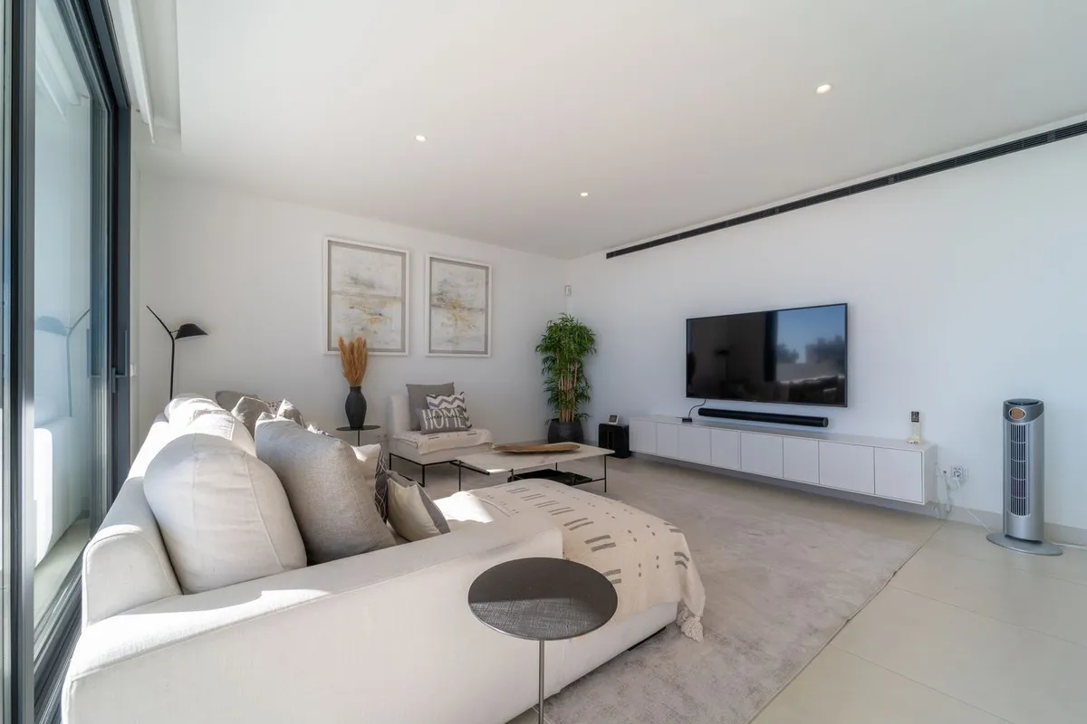 4122d94a-f4f6-452d-a08a-1a183d781f1d