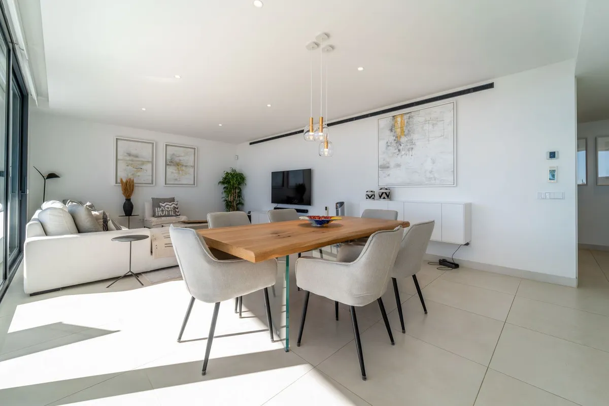 87cb1394-dddd-4a84-b981-fa30d6b68d08