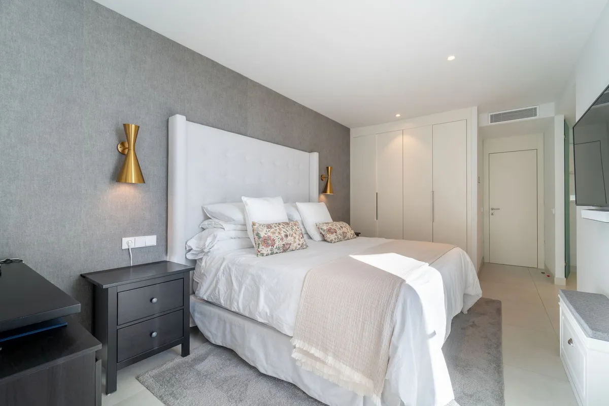 abb76f82-bba0-4492-91ef-3f84afc6817c