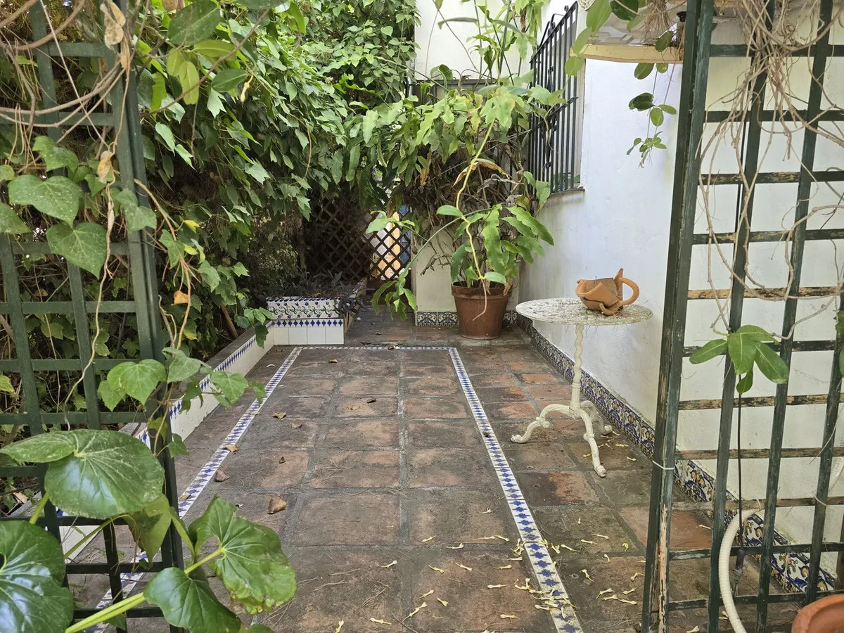 02d205a9-992d-4e9b-8900-e70365288e9b