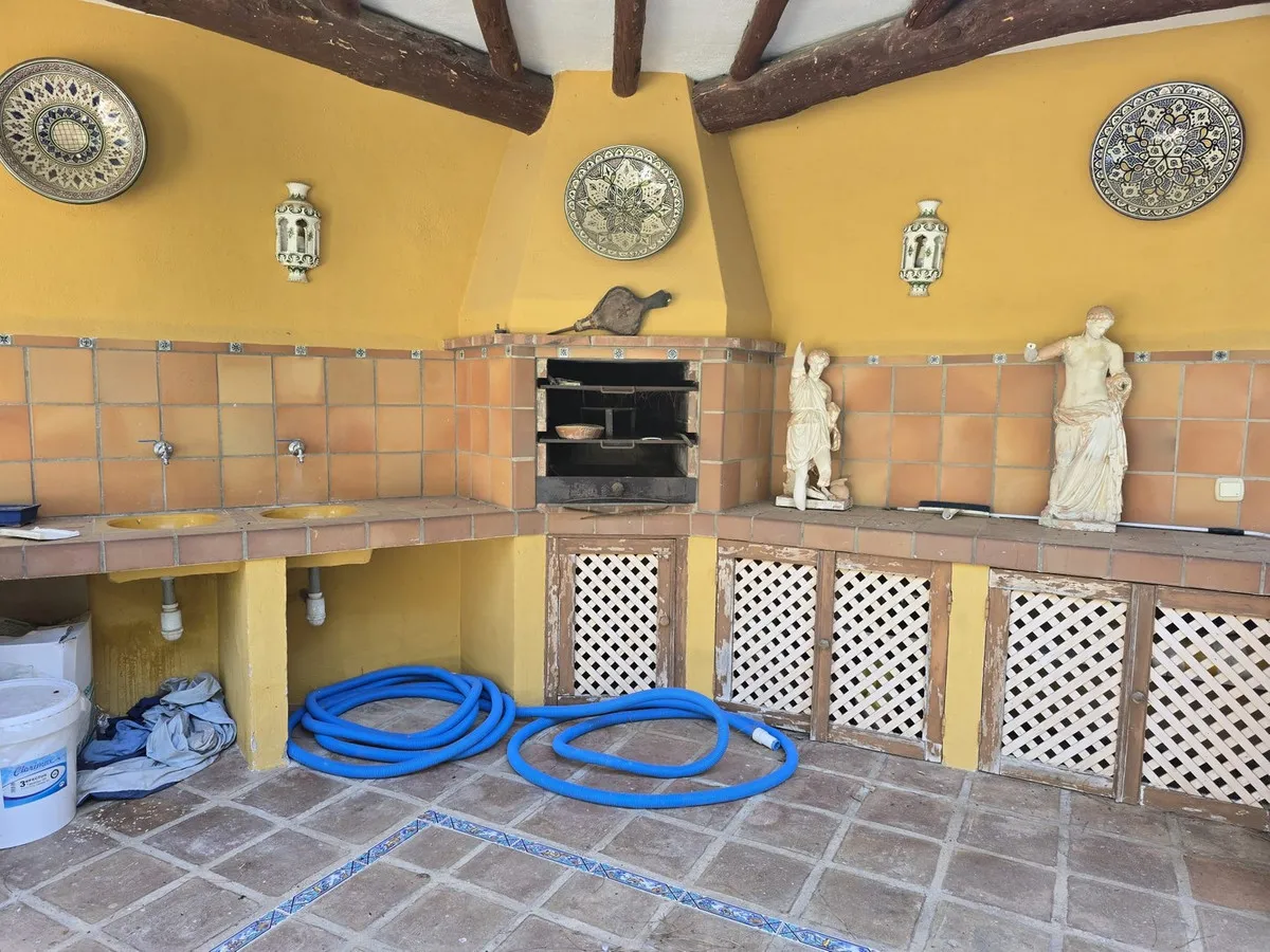 f4db2e8e-e6d9-40e3-aadb-a3e264f99eb3