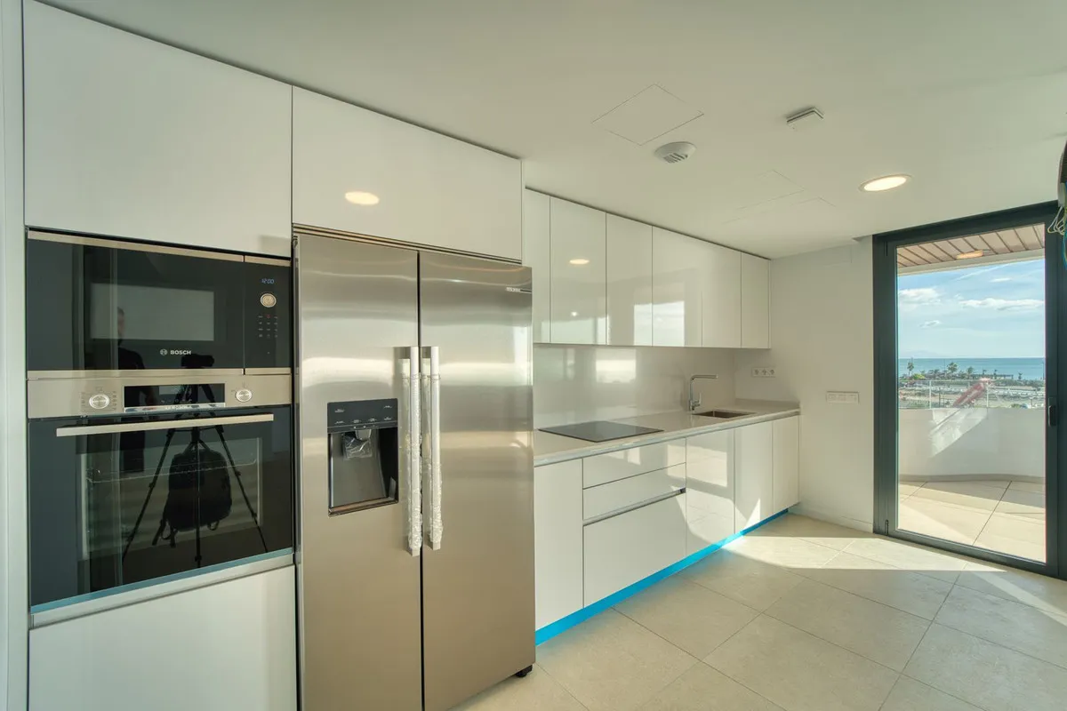 8c0e5165-0aa7-41a8-8021-b4d06d519d73