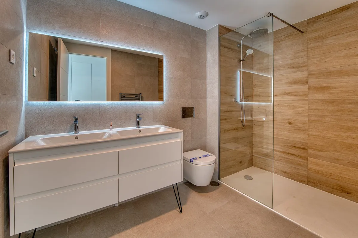 db7643b7-26a8-4372-a23b-4656fc5ff9f7