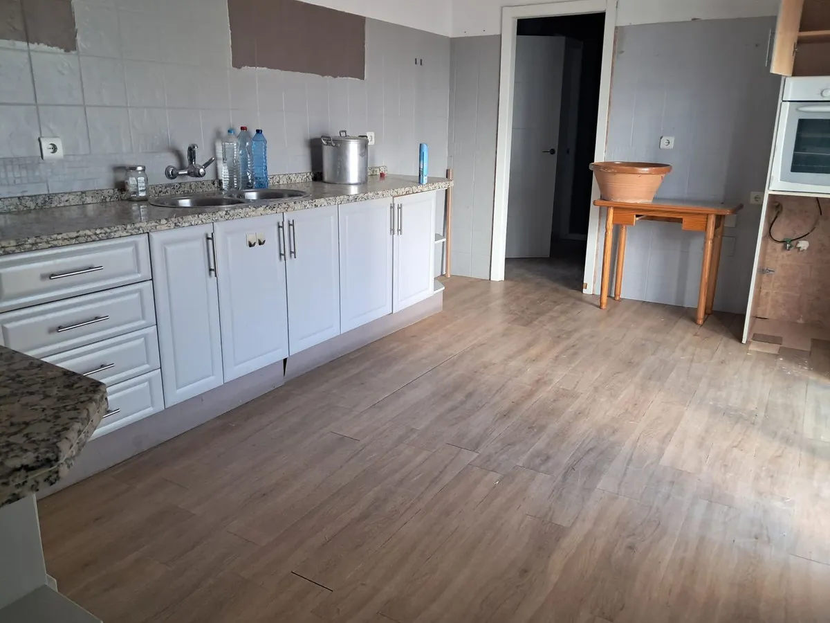 b31d1bb8-34c9-410d-aa2c-52c839c8e537