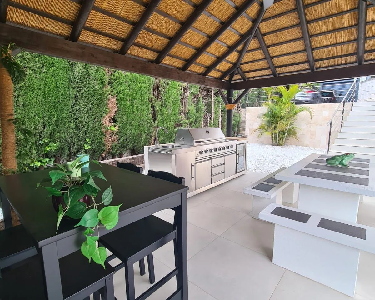 0409e063-da81-4d5a-a14a-8ccff3ddbb52