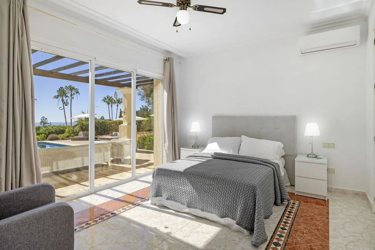 377fd651-f8ed-4d32-af05-2a186f0b6800