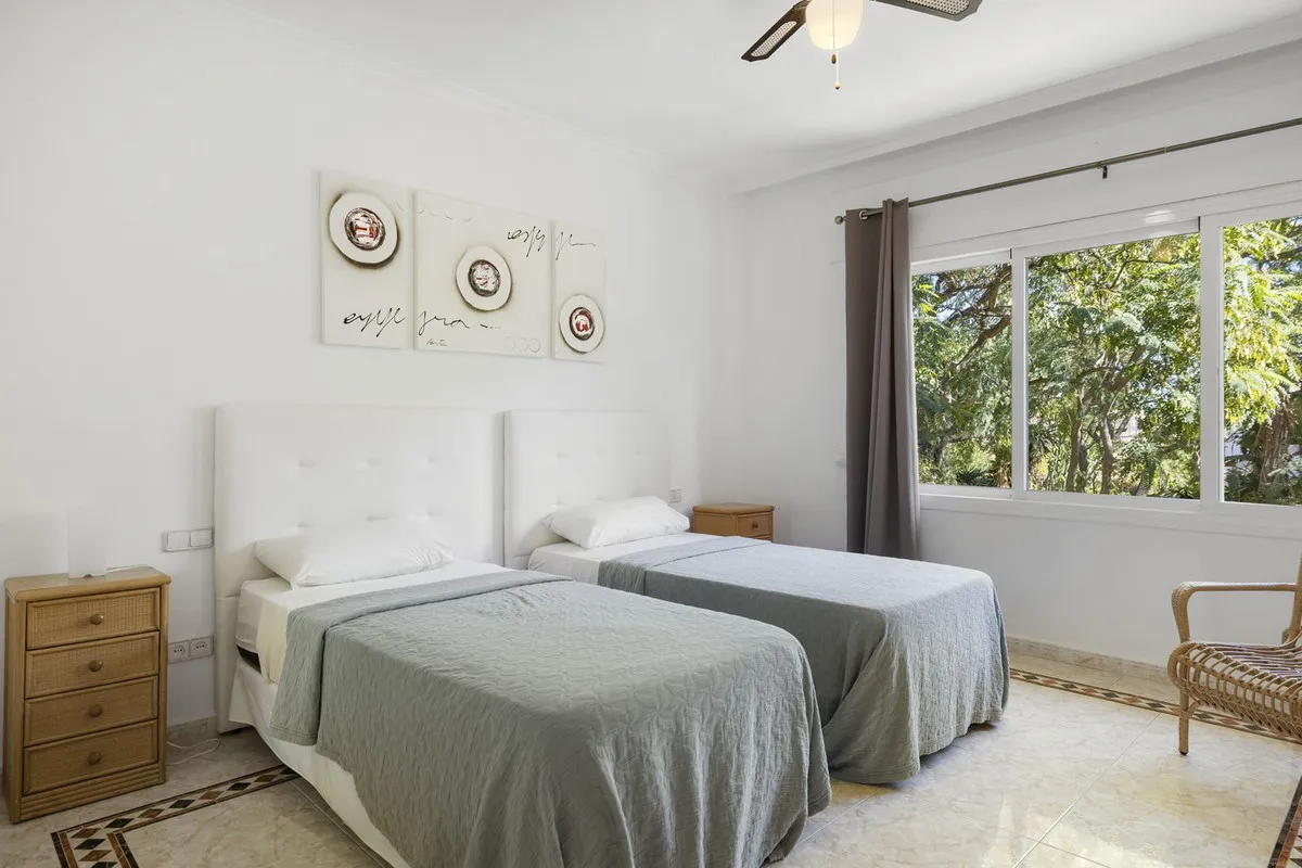 66cf929d-8df1-4c47-b22e-47f601dbf201