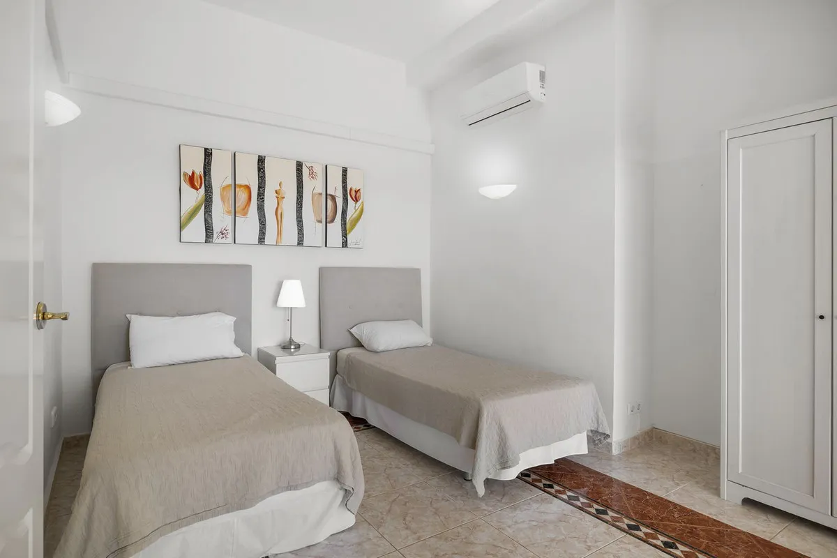 69ee00a2-780f-4ff7-b614-63f619f840fb