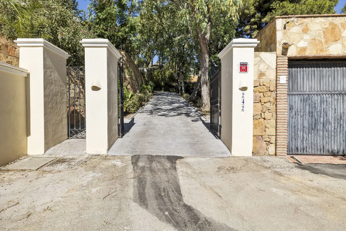 b3a93a6a-fe6f-40b9-871f-8bebe580ee33