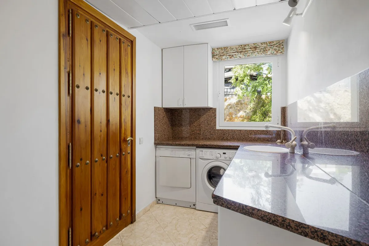 e3ec05a2-b15b-4b7b-89a8-f5c9b3739e8c