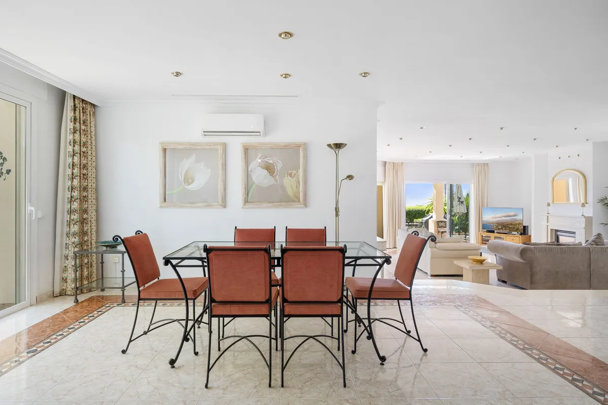 e742b72d-2b93-452a-9a74-5589d22f5e66