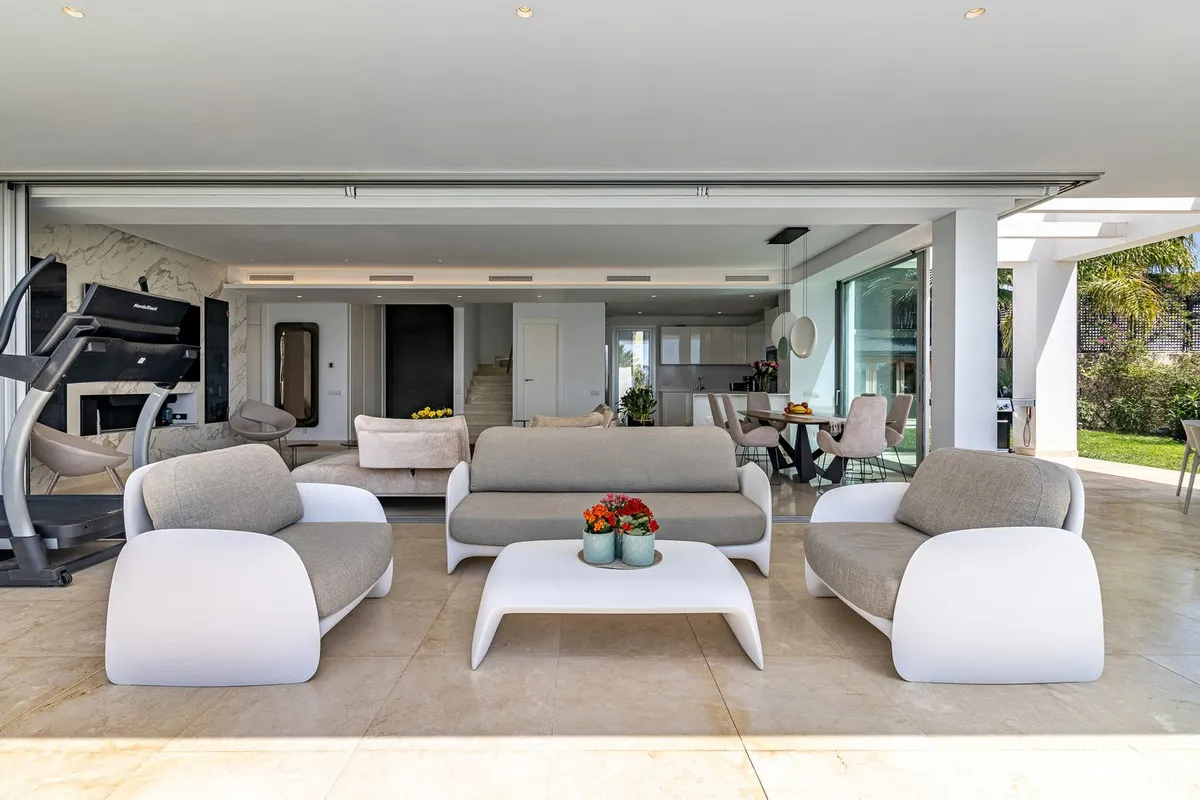 272c8b6a-b0b0-4f83-91c5-653e754a766b