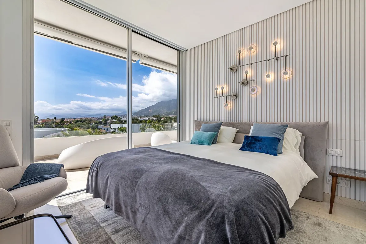 3745886d-b372-4ee1-9ae1-d132578917ef