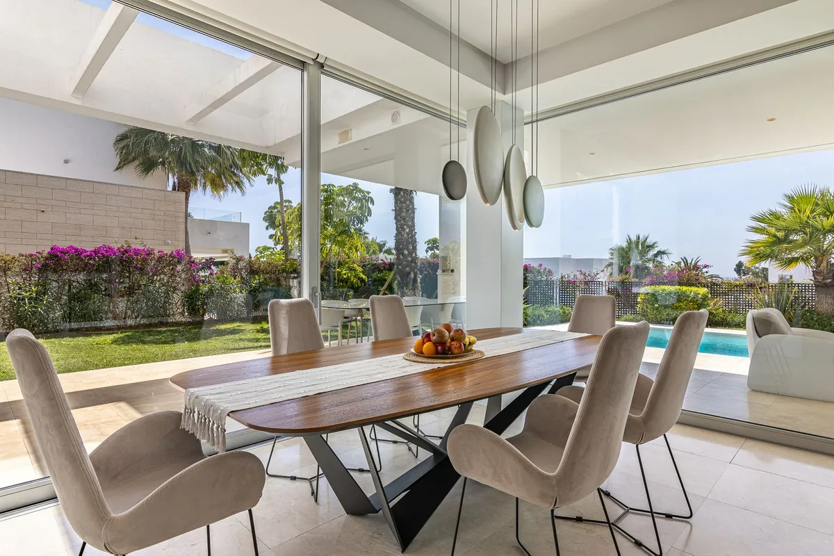 5ec82164-8ea6-485e-8acb-9fdabca8d649