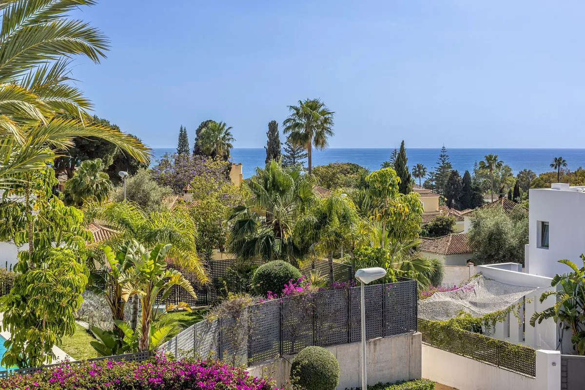 6868b61c-41a3-4906-9906-fcf91dff6857