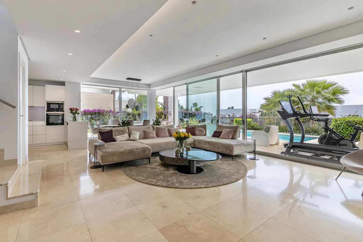 9f123ac6-a089-42c9-a8d6-1625a4d33310