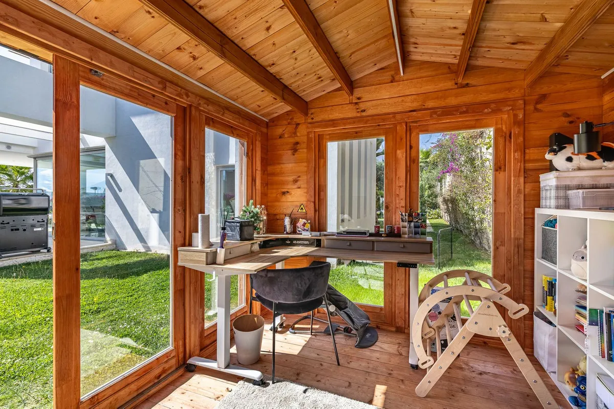 b64a8983-d964-4db9-ae64-7d2b3732aa64