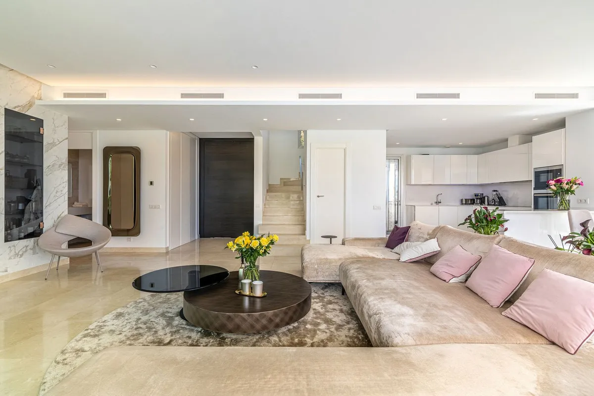 c0fe9aa4-97d6-44a6-83d5-1e2a622a3670