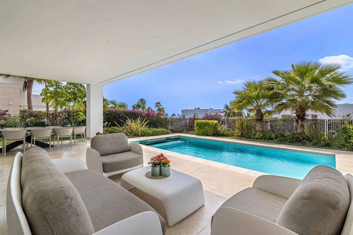 c20497de-001b-40b9-80d5-8e83b5360d4f