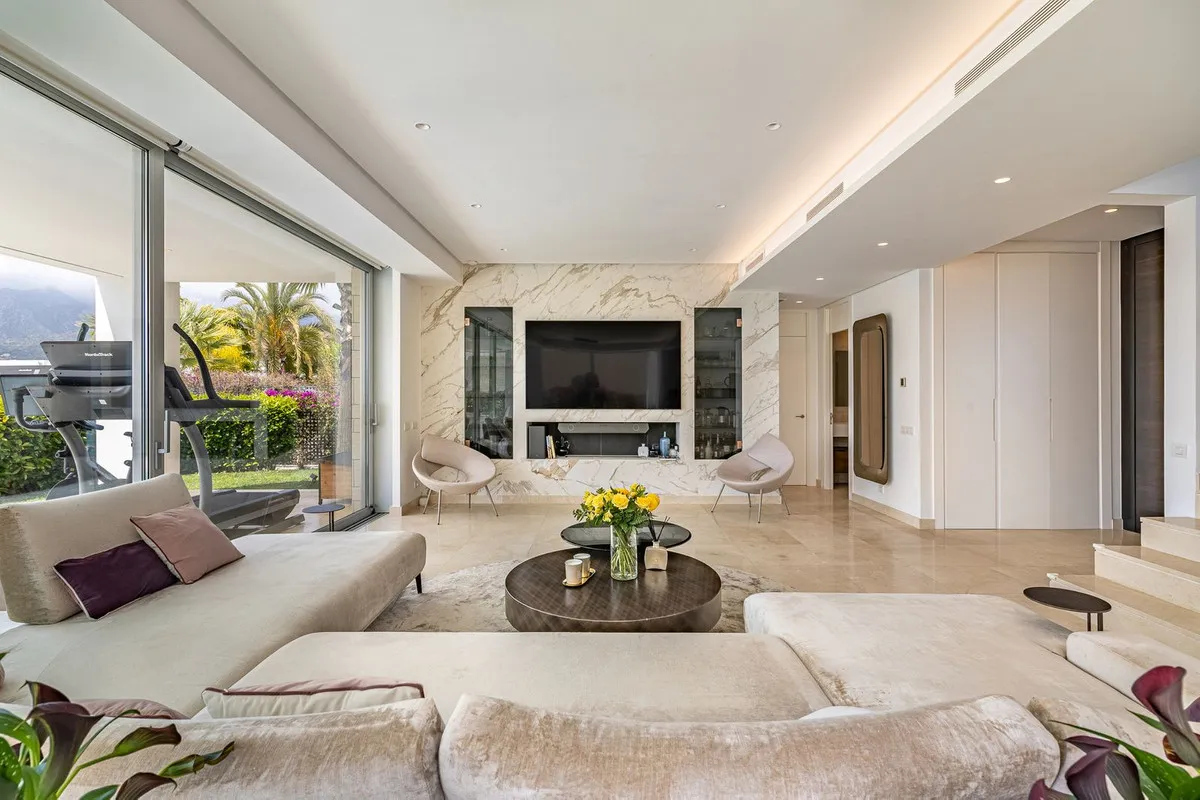 c86de1c7-7c26-4d4c-a8d3-c5c64120fe22