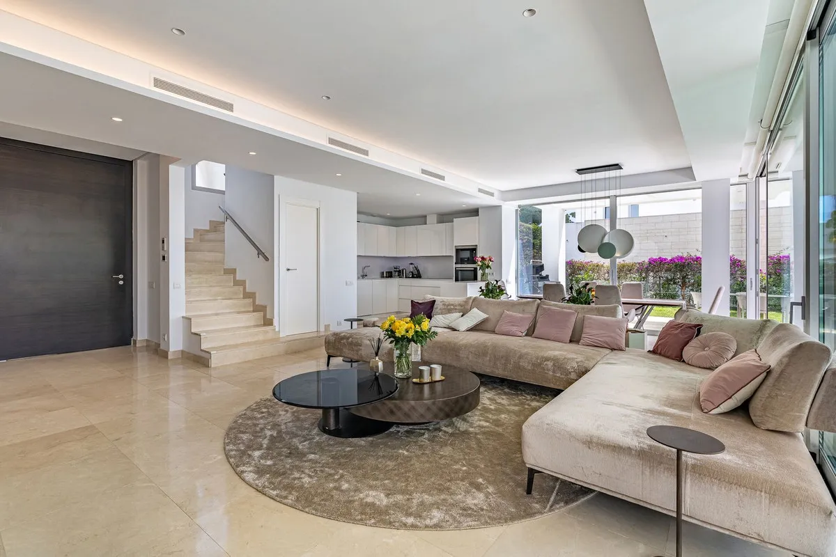 d9cbb4bd-c182-47be-8aef-452848b3083f