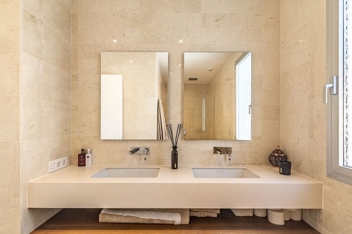 ebc3edc1-47f2-43d6-8a18-95f9a048515a