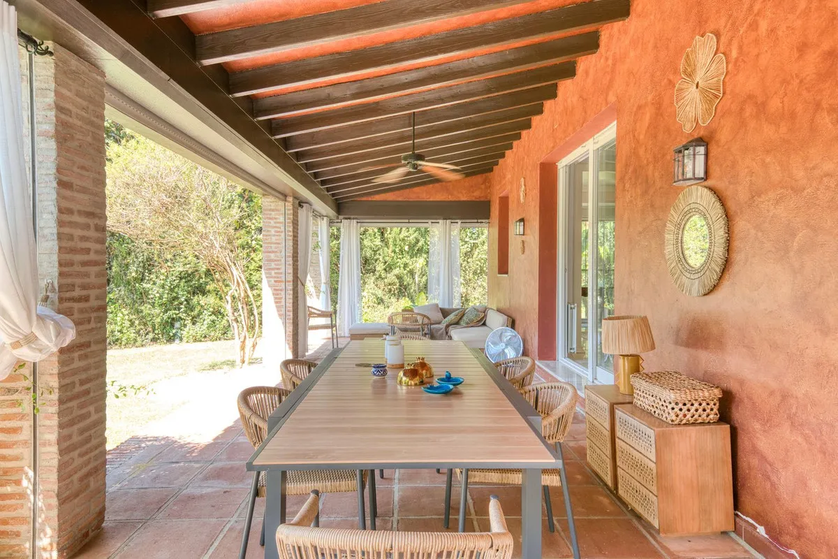 77358960-f674-445f-9788-bedbc4a8e3d8